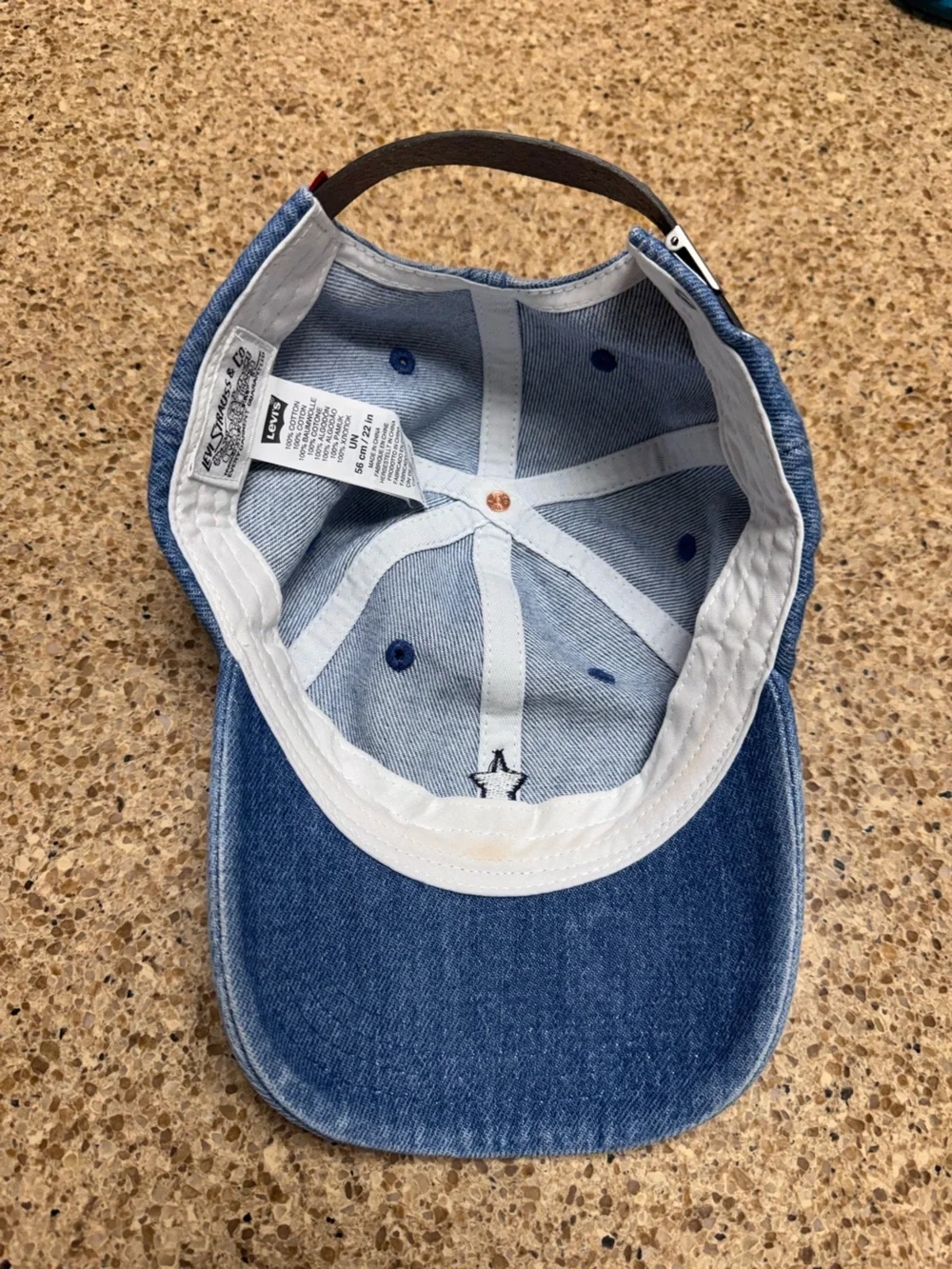Levi’s Denim Blue Star Cap
